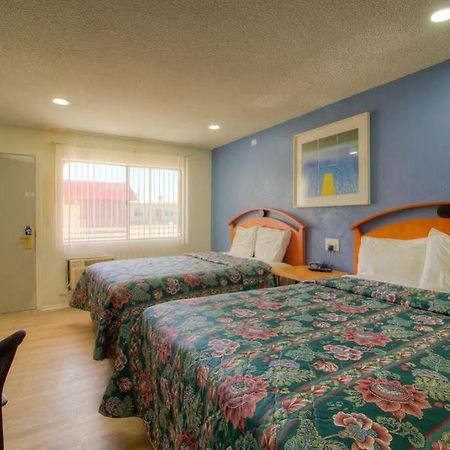 Travel Inn And Suites Ridgecrest Bagian luar foto