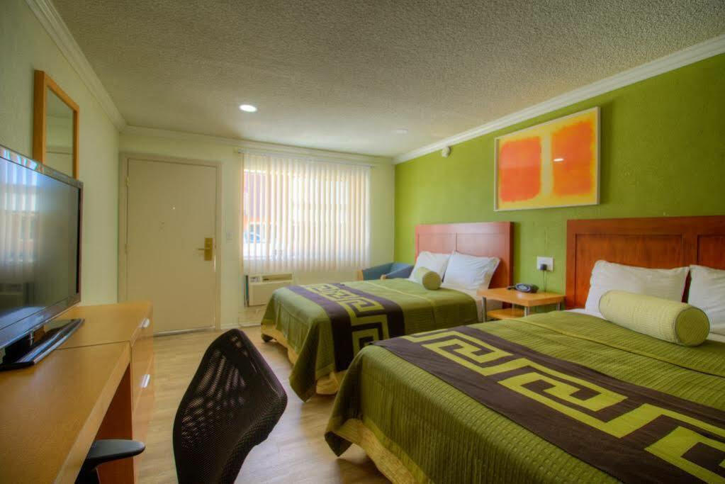 Travel Inn And Suites Ridgecrest Bagian luar foto